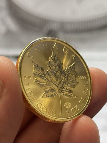 Gold maintained its position above the $2,650 level as the U.S. dollar softened from recent highs. Silver remained near $30.50 as traders awaited key market-moving developments