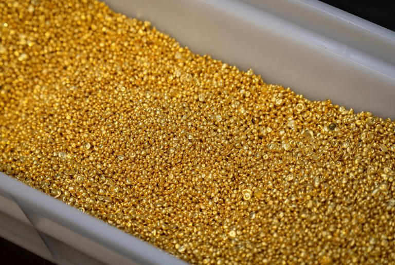 Gold prices surged by more than 1% on Tuesday, driven by increasing concerns about global economic growth and the uncertainty surrounding U.S. President Donald Trump’s trade policies, particularly his tariff plans